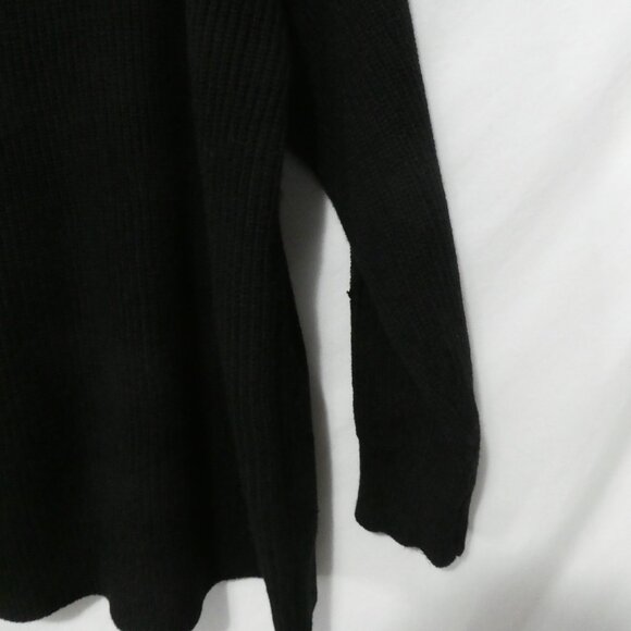 SHEIN CURVE | 1X | Black Knit V-Neck Sweater | Full Lace-Up Sleeves - Picture 14 of 16